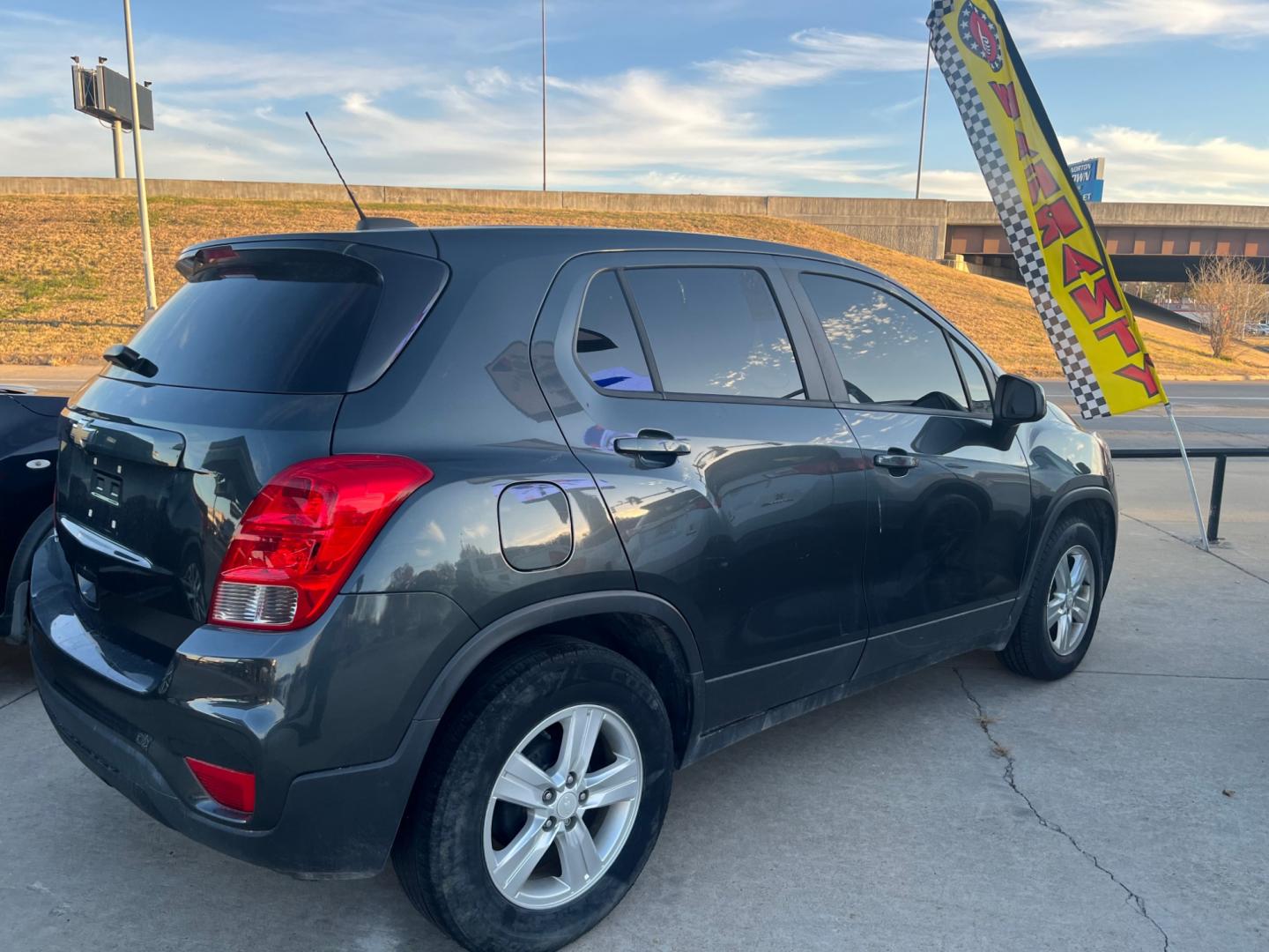 2020 GRAY CHEVROLET TRAX LS LS FWD (3GNCJKSB1LL) with an 1.4L L4 DOHC 16V engine, 6A transmission, located at 8101 E. Skelly Dr., Tulsa, OK, 74129, (918) 592-3593, 36.121891, -95.888802 - Photo#1